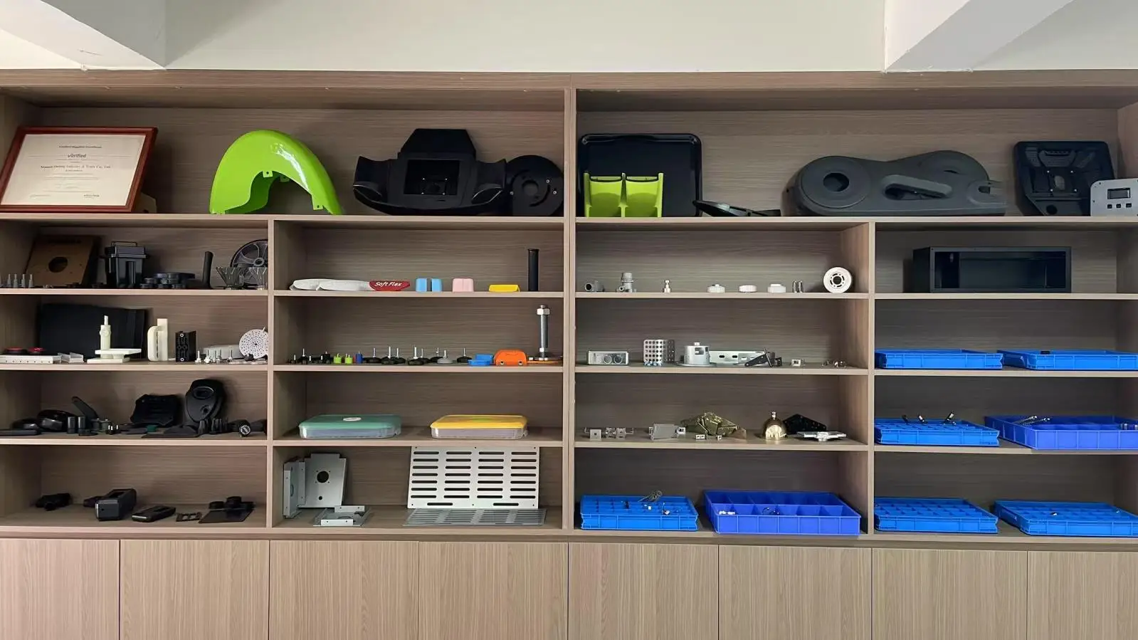 Xiamen Oulang Industry & Trade Co., Ltd. Plastic Injection Molds