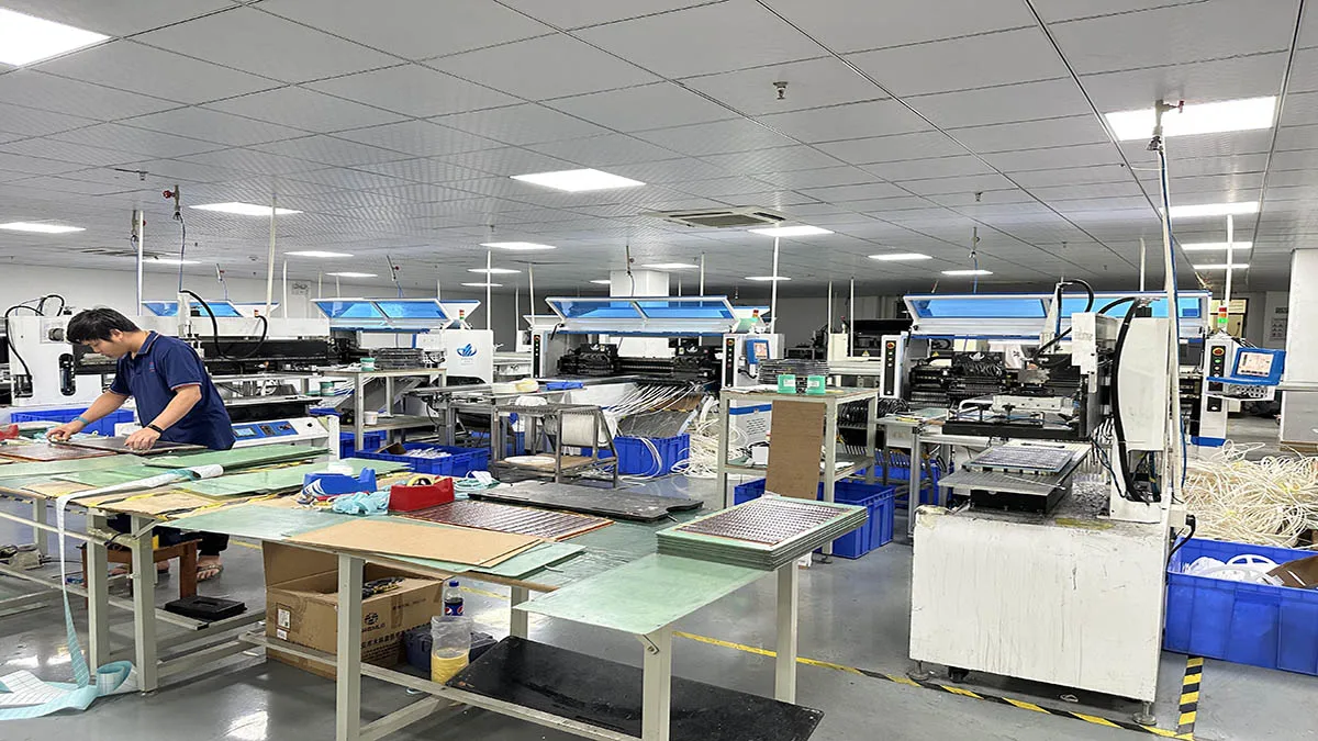 Guangzhou Xinrong Decoration Material Co., Ltd. LED Stage Lights