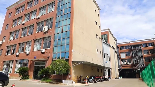 Ningbo Haishu United Plastic Co., Ltd. Plastic Water Bottles