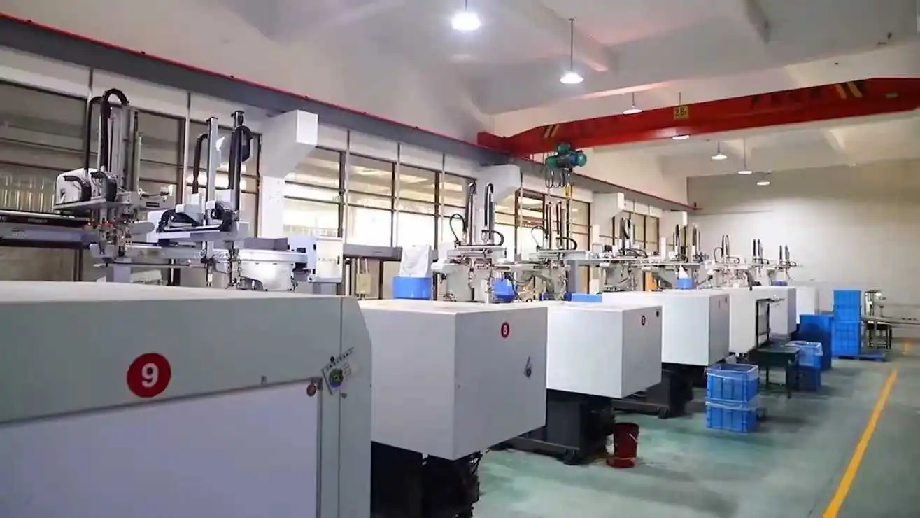 Ningbo Haishu United Plastic Co., Ltd. Plastic Barware