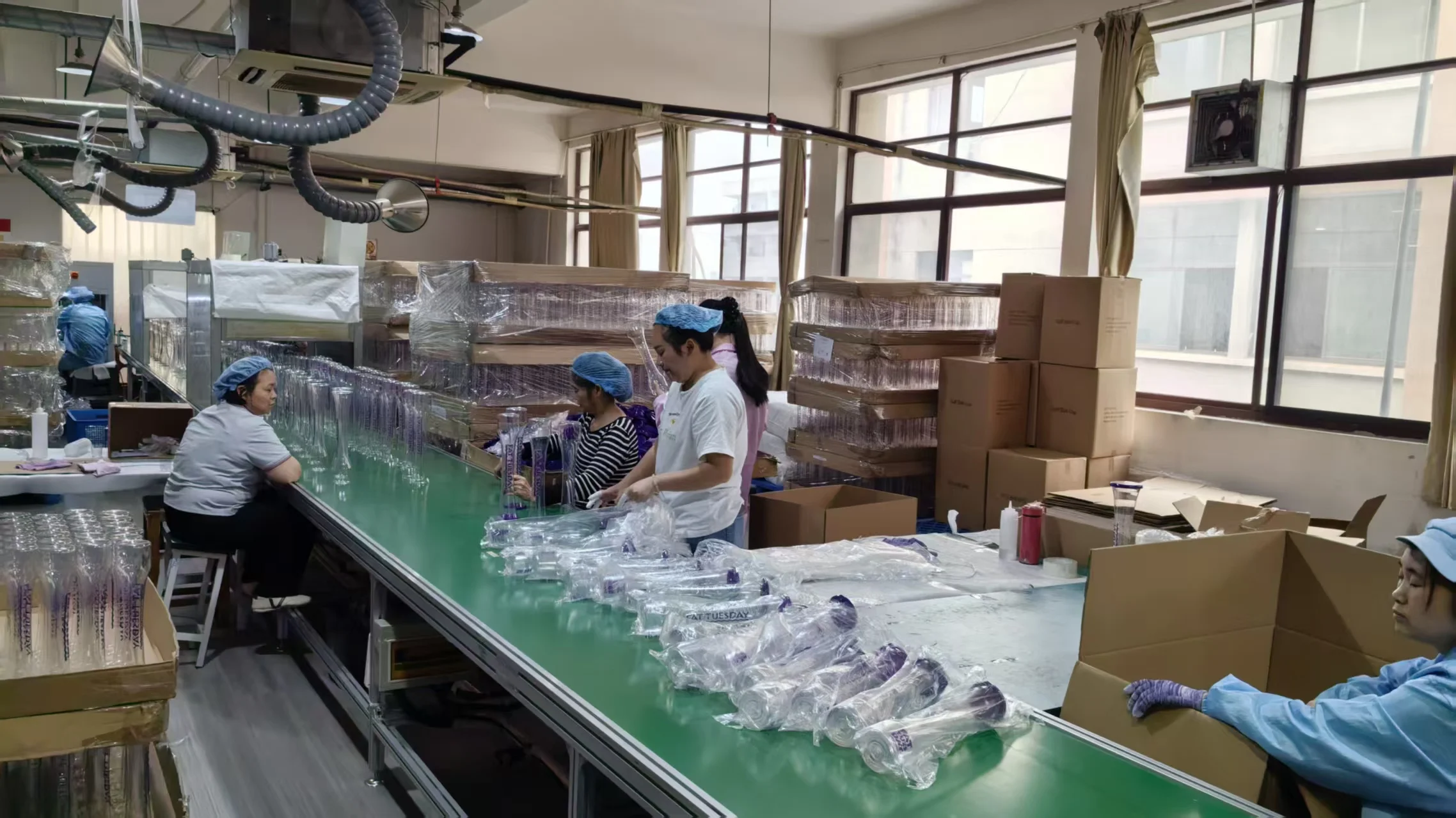 Ningbo Haishu United Plastic Co., Ltd. Plastic Water Bottles