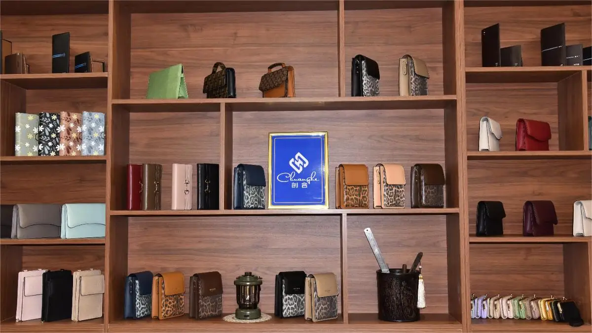 Chuanghe International Trade (Guangzhou) Co., Ltd. Long Wallet