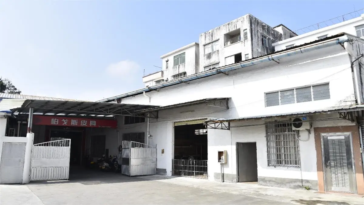 Chuanghe International Trade (Guangzhou) Co., Ltd. Card Holder