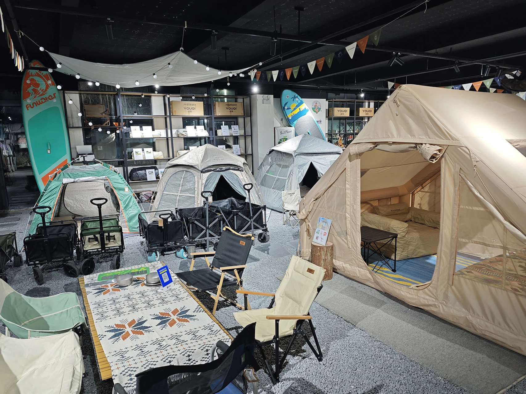 Henan Dingchen Outdoor Products Co., Ltd. Outdoor Tents