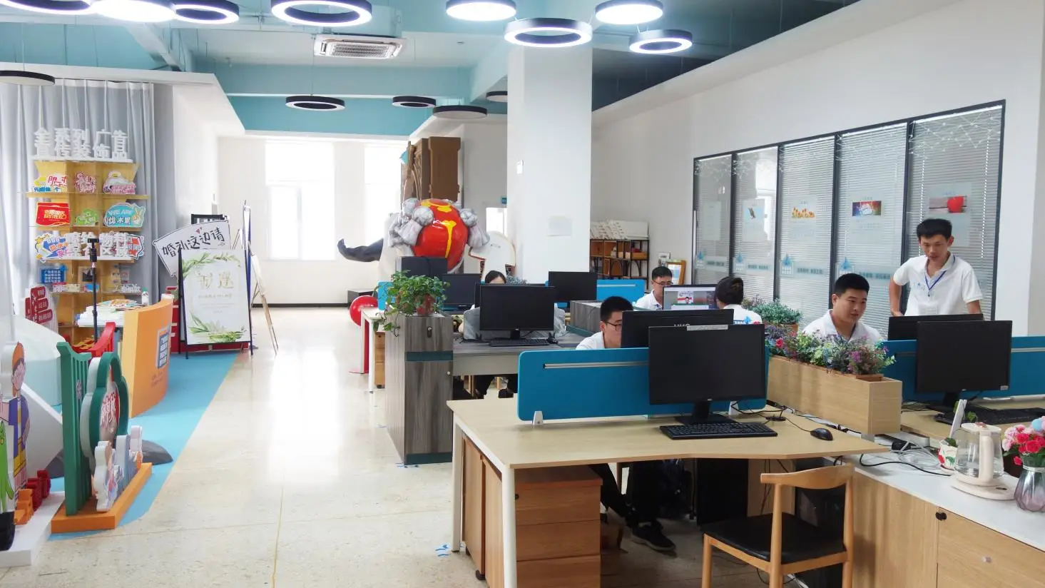 Liaoning Universe Feiyi Display Co., Ltd. factory image 5
