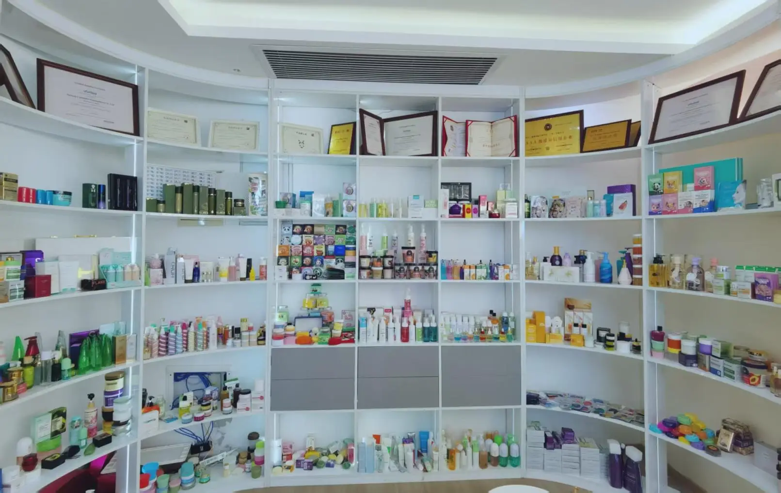 Nalanni Cosmetics (guangzhou) Co., Ltd. Facial Cleanser