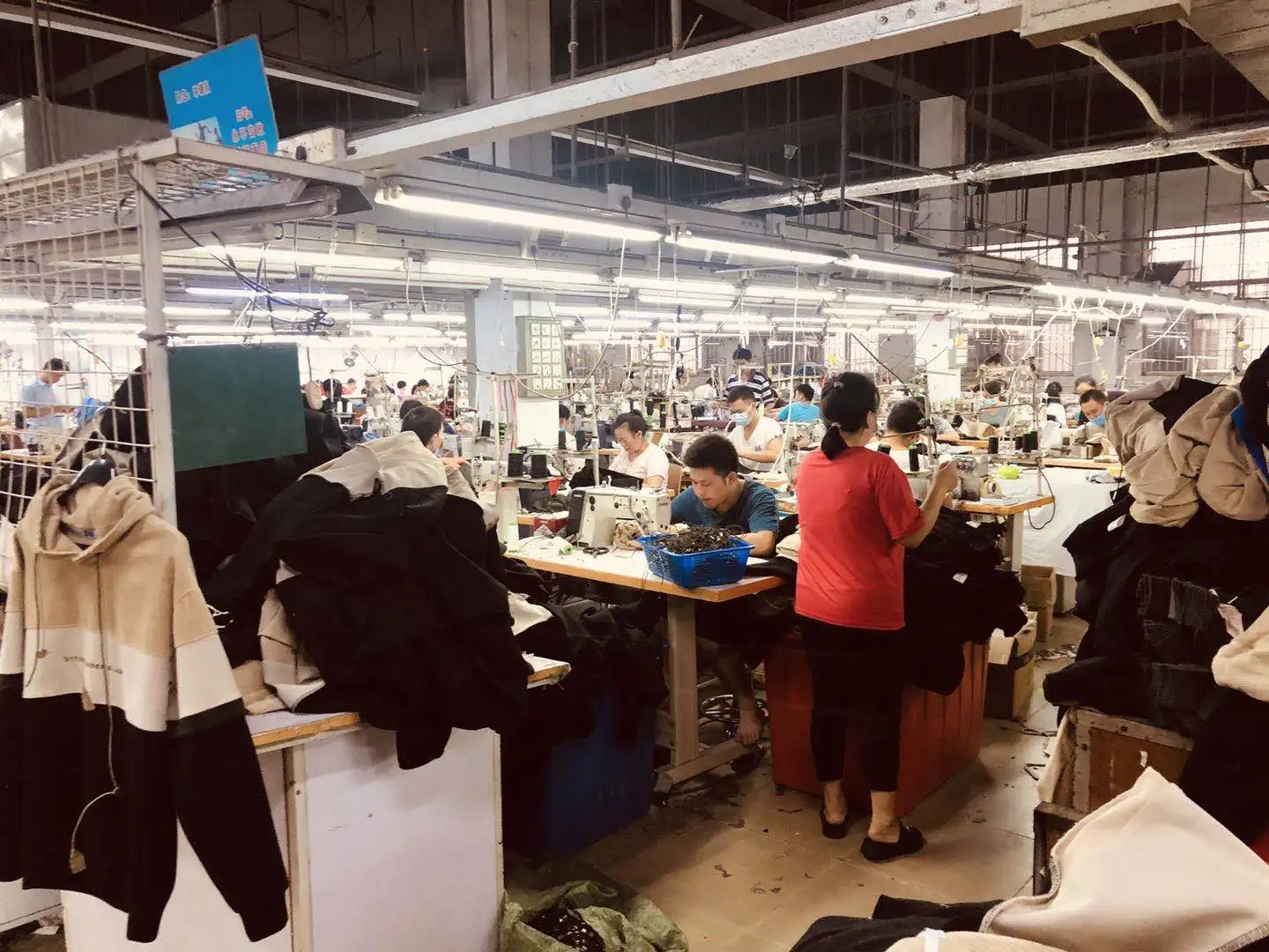 Guangzhou Panyu District South Village Yegao Clothing Processing Factory Dress