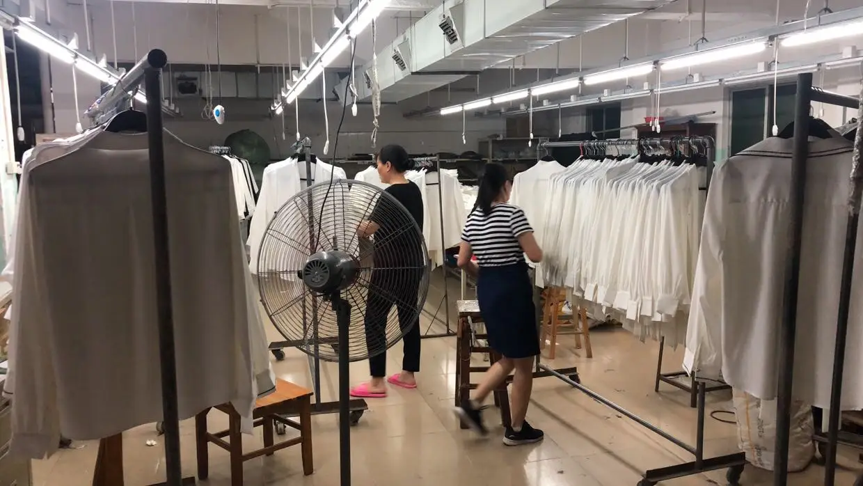 Guangzhou Panyu District South Village Yegao Clothing Processing Factory Shirt