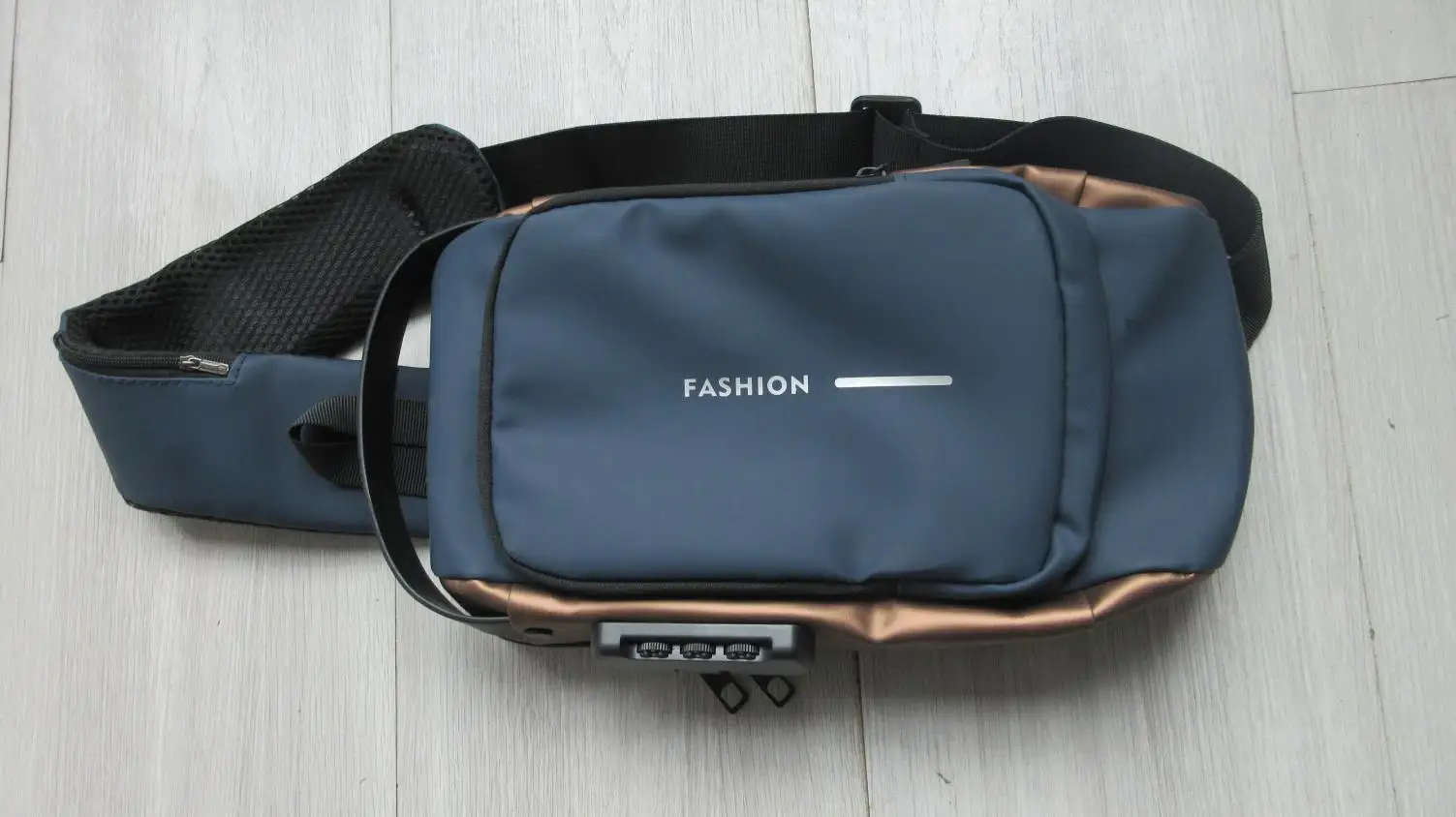 Yiwu Leapfrog Bag Co., Ltd. Backpack