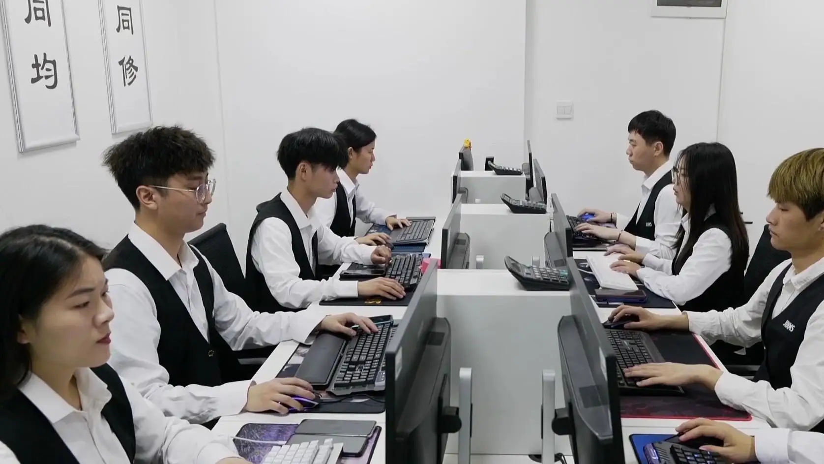 Zhengzhou Damulin Electronic Technology Co., Ltd Computer Keyboard
