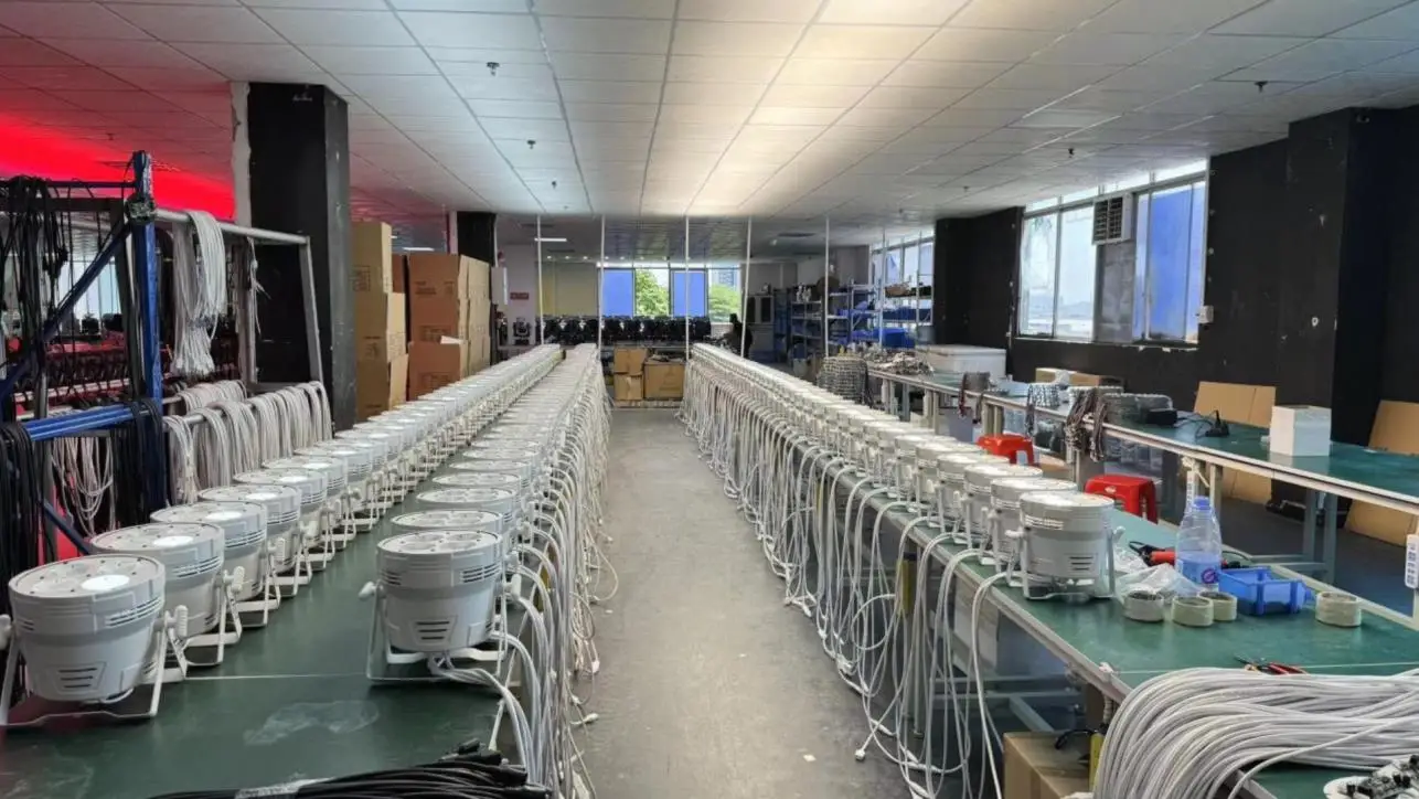 Guangzhou Chuangxiang Xiutai Lighting Equipment Technology Co., Ltd. Moving Head Light