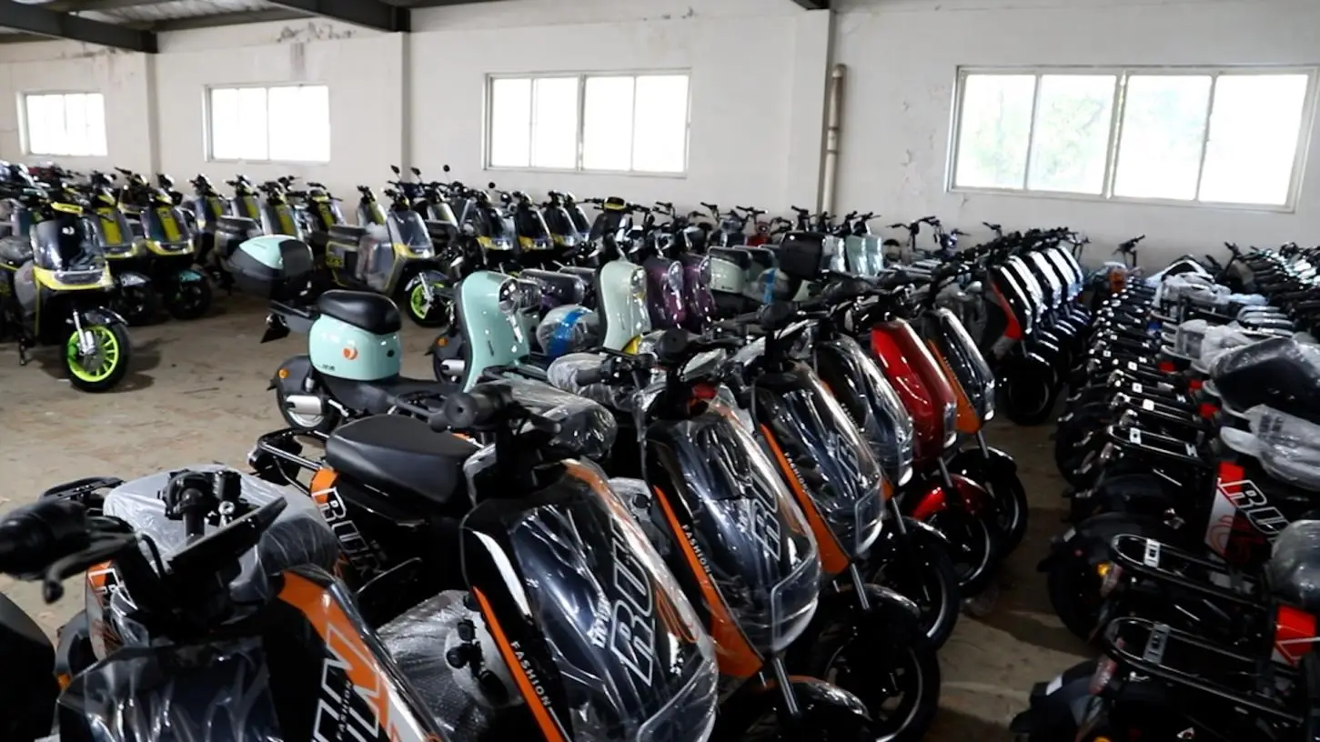 Ningbo Hicalau Trade Co., Ltd. Electric Scooter