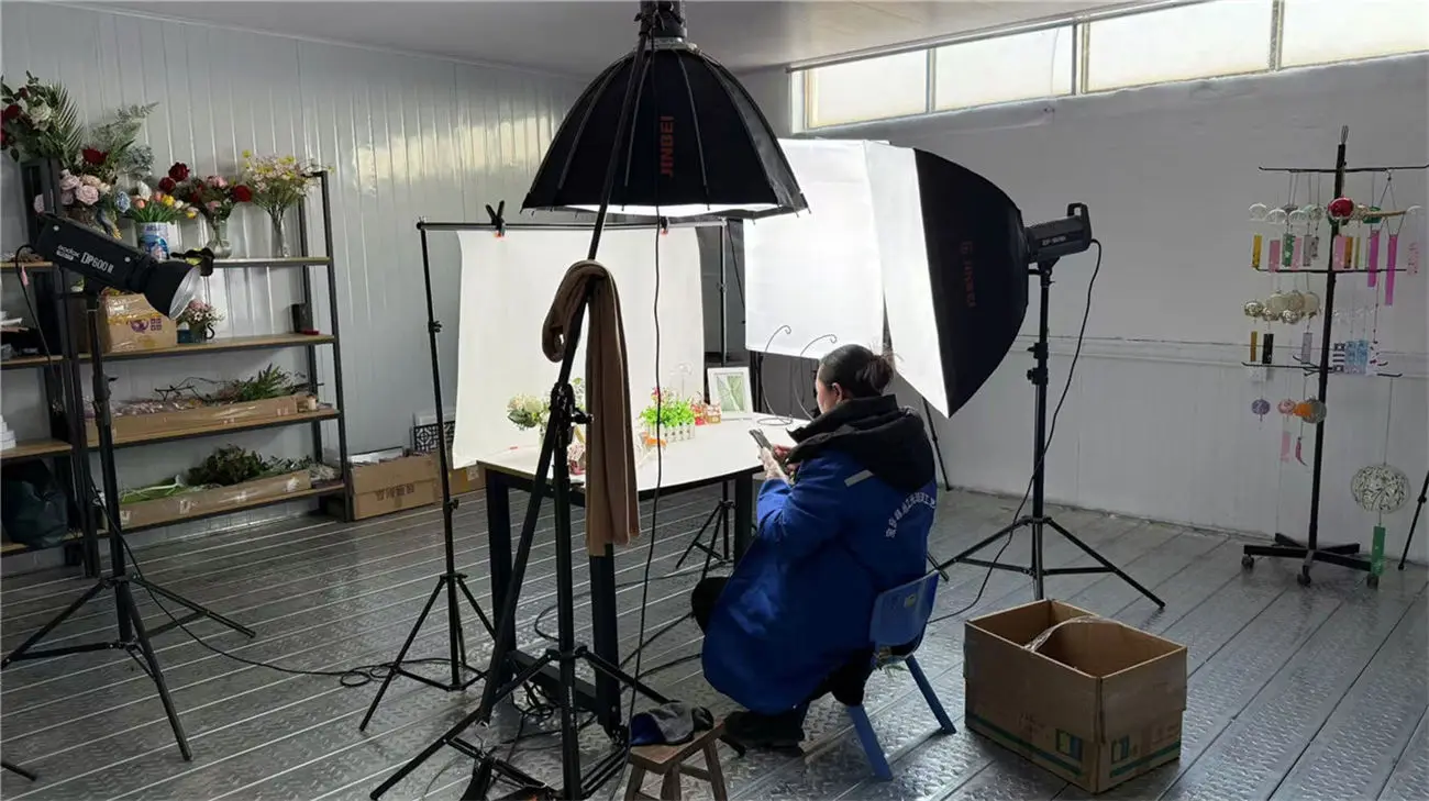 Baoying County Xuzhiguang Glass Crafts Co., Ltd. Glass Vases