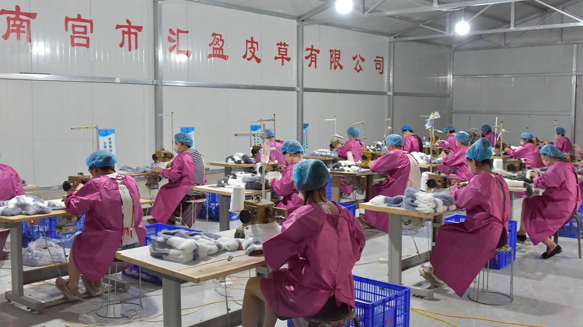Nangong Huiying Fur Co., Ltd factory image 2