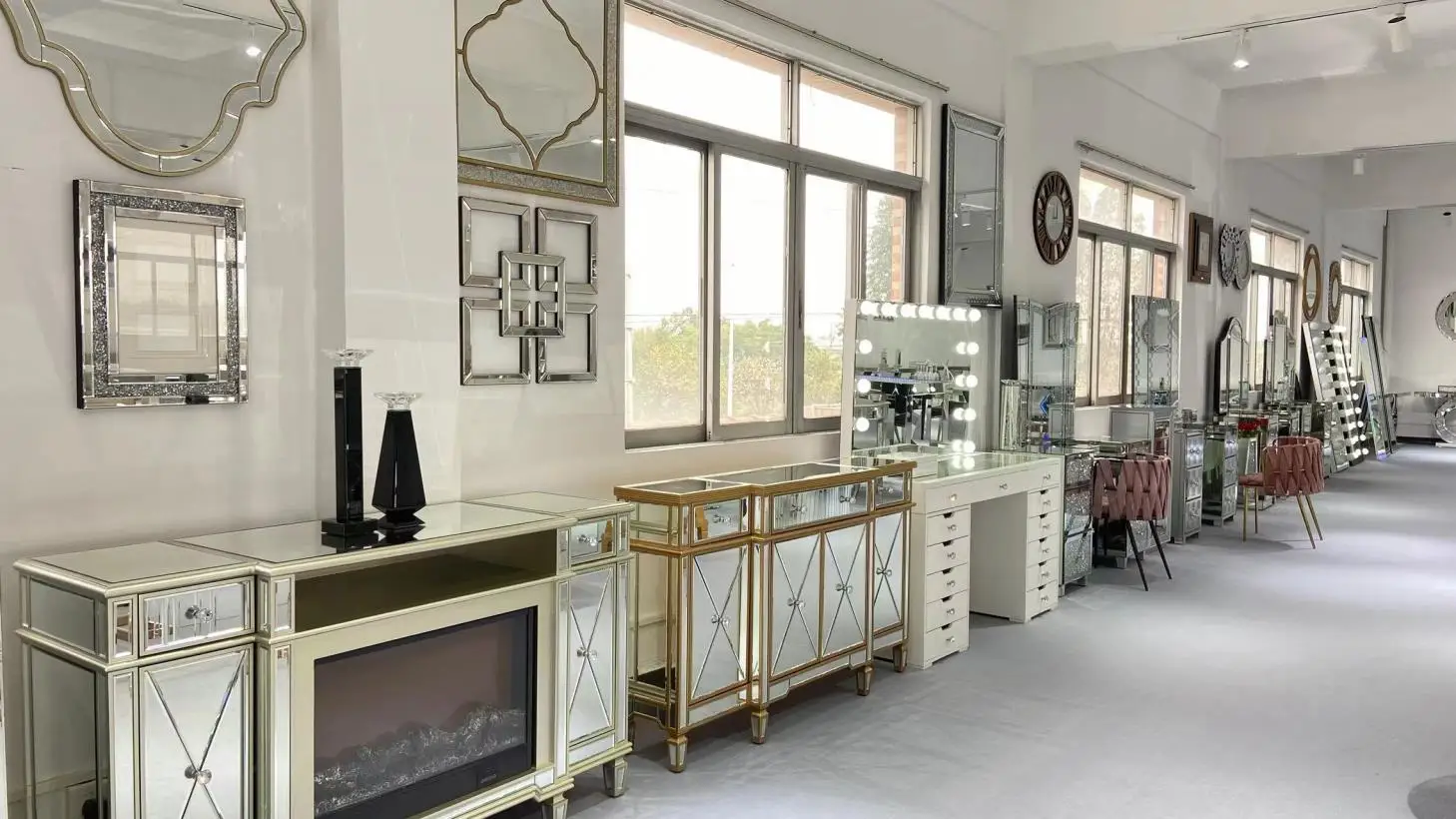 Taishan Weixin Glass Technology Co., Ltd. Wall Mirrors