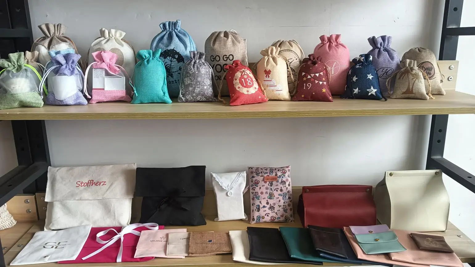 Jinhua Yichen Art&Craft Co., Ltd. Velvet Bags