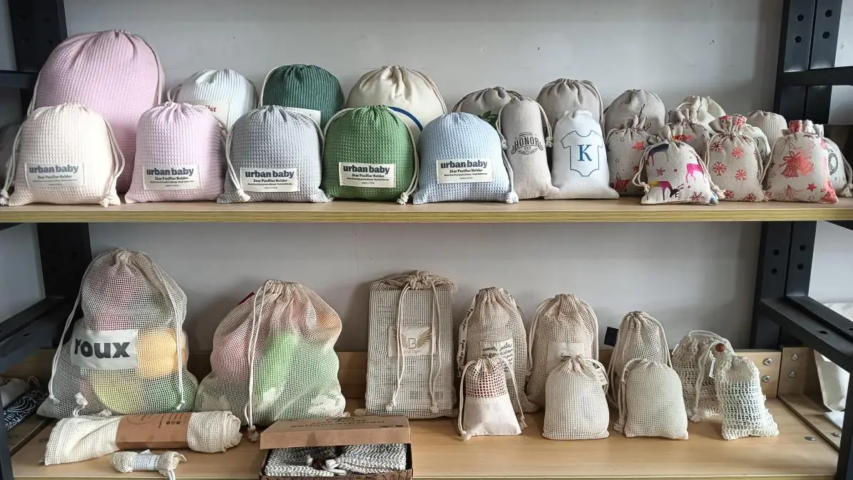 Jinhua Yichen Art&Craft Co., Ltd. Cosmetic Bags