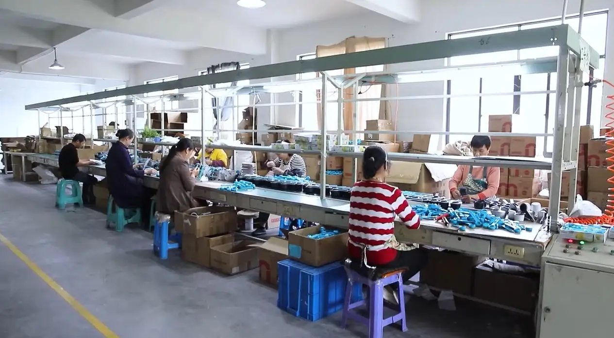 Ningbo Yinzhou Tuoda Plastic Co., Ltd. Tableware Set