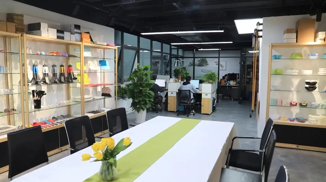 Ningbo Yinzhou Tuoda Plastic Co., Ltd. Plastic Salad Bowl