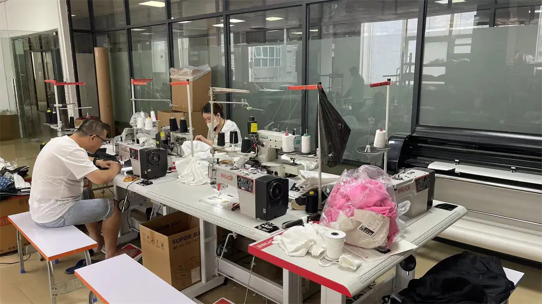 Dongguan Meiyue Garment Co., Ltd. Tracksuits