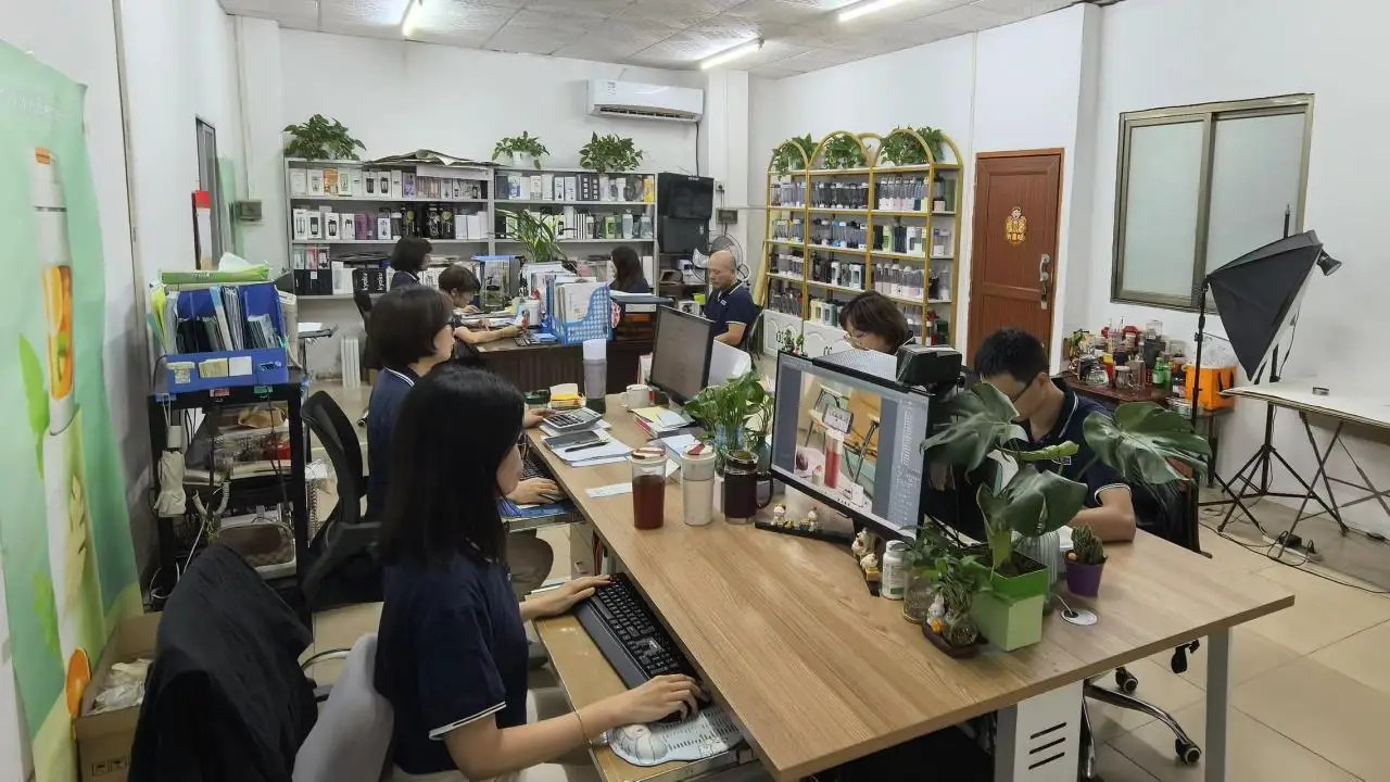 Henry Wang Travel Mug Manufactory Co., Ltd. Portable Electric Juicer