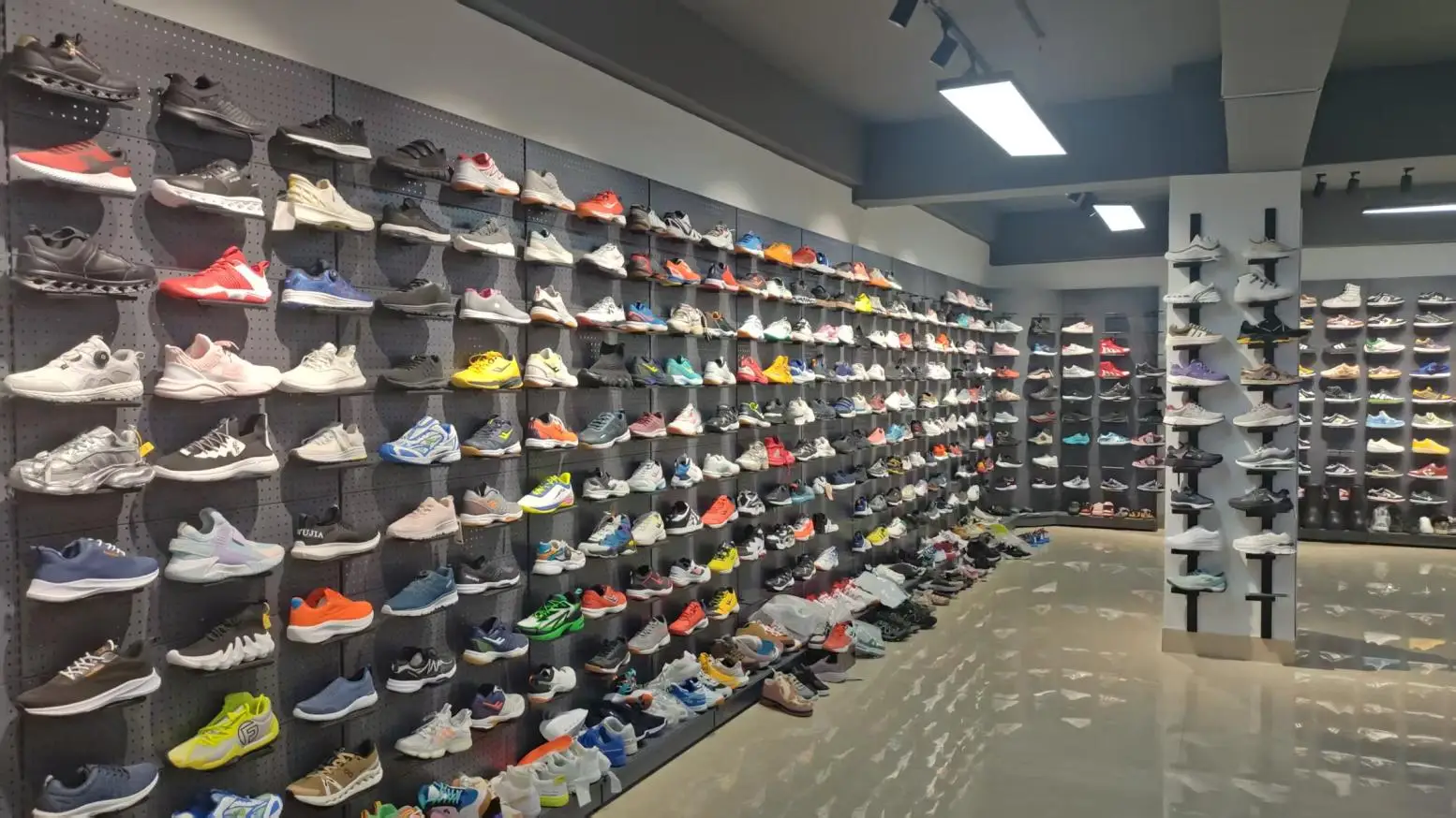 Quanzhou Taikun Supply Chain Co. Ltd Basketball Shoes
