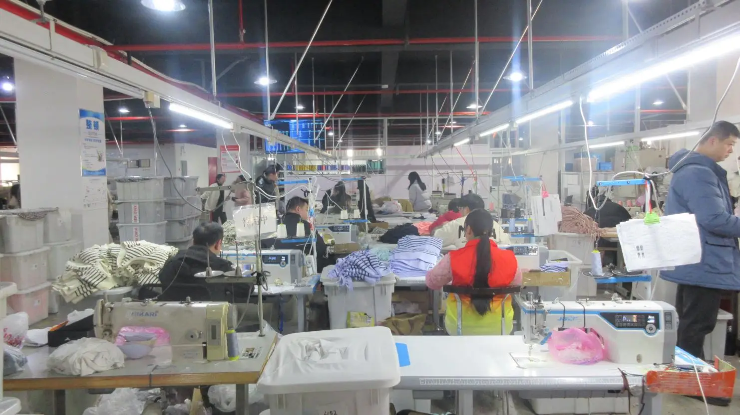 Yiwu Xiaowei Clothing Co., Ltd. Sports Bras