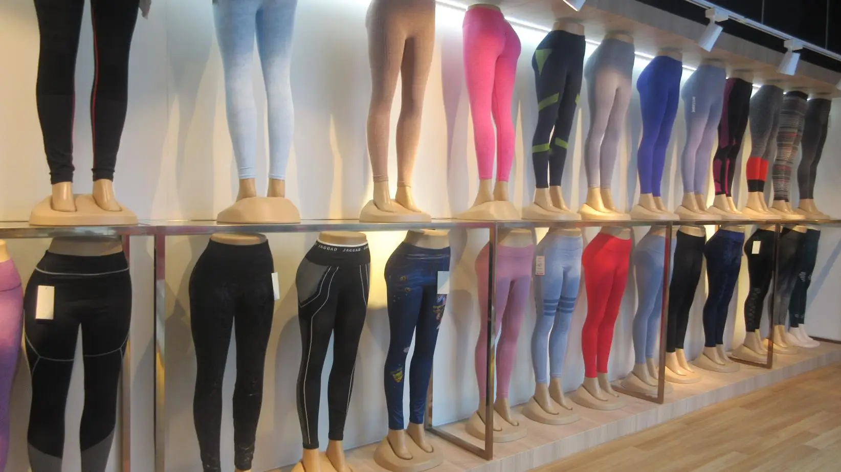Yiwu Xiaowei Clothing Co., Ltd. Sportswear