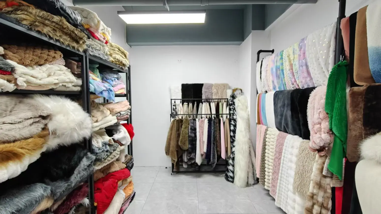 Ningbo Dingge Import And Export Trade Co., Ltd. Plush Fabric