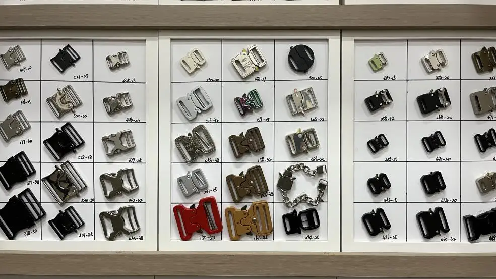 Quanzhou Jiuyuan Hardware Products Co., Ltd. Plastic Buckle