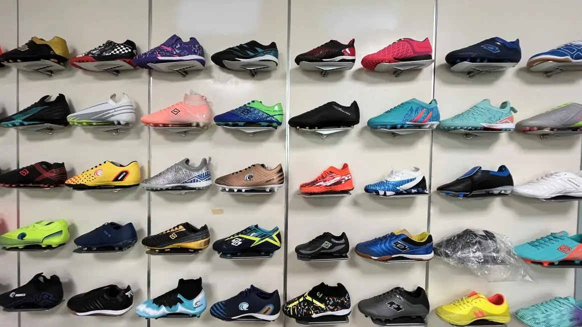 Jinjiang City Runshuang Sports Products Co., Ltd. Soccer Shoes