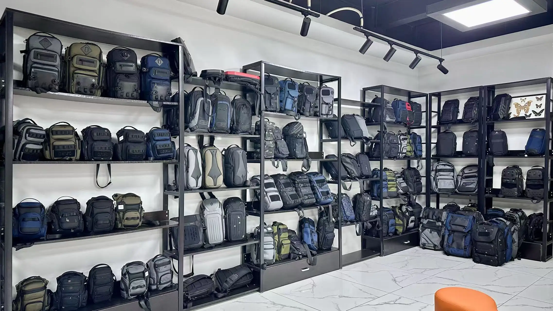 Guangzhou Ozuko Leather Products Co., Ltd. Sling Bag