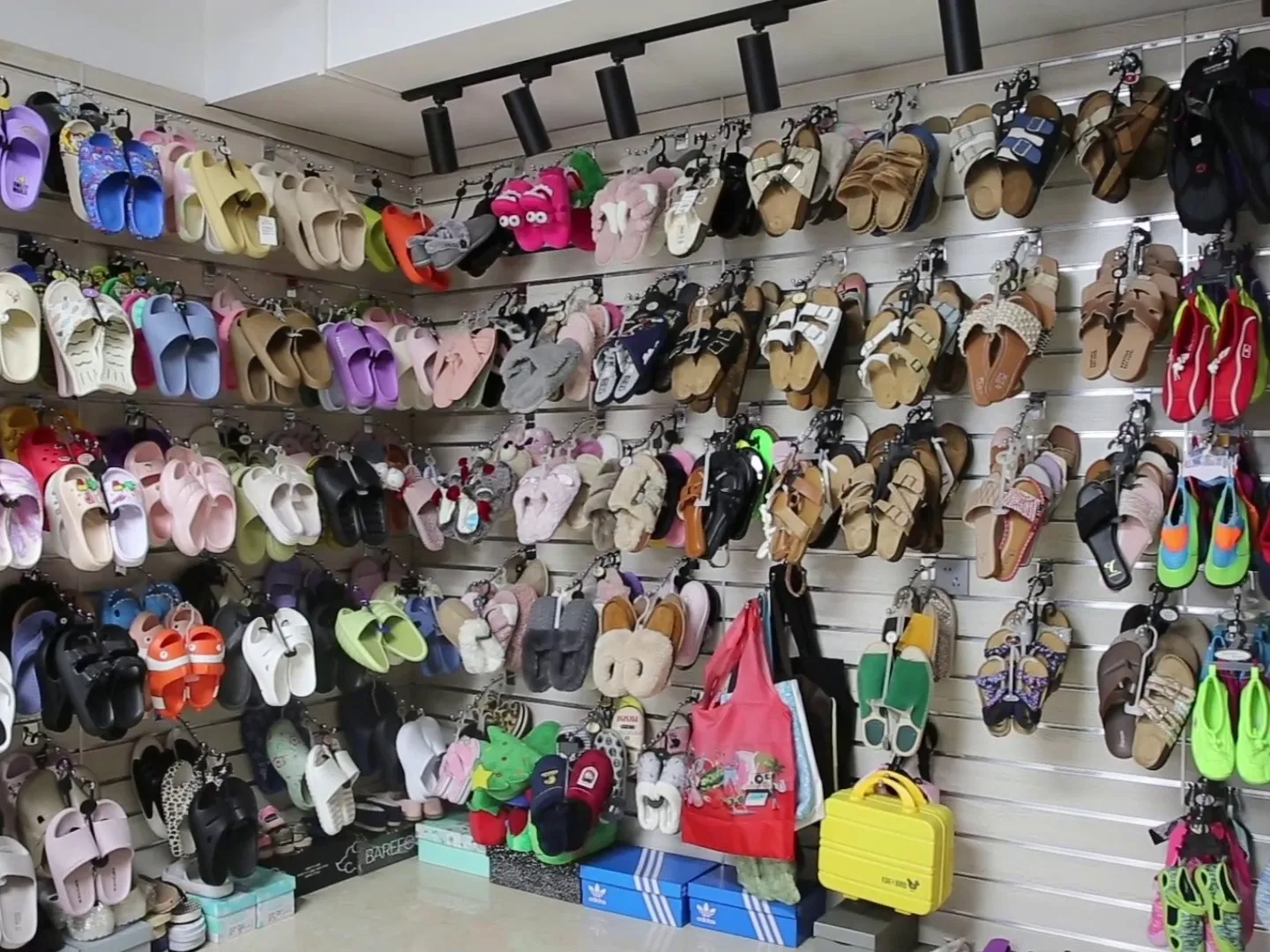 Fuzhou Bosirui International Trading Co., Ltd. Flip Flops