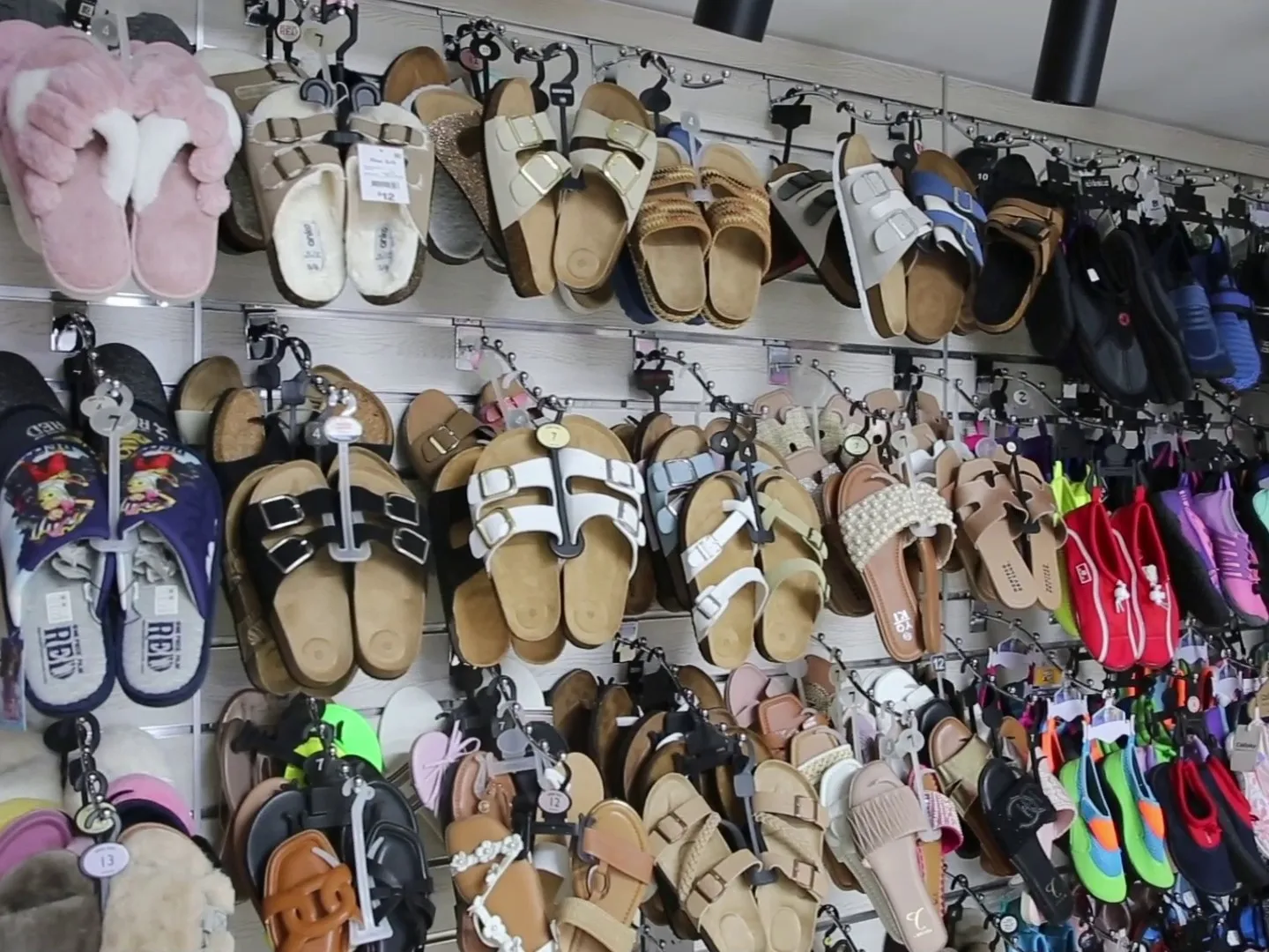 Fuzhou Bosirui International Trading Co., Ltd. Sandals