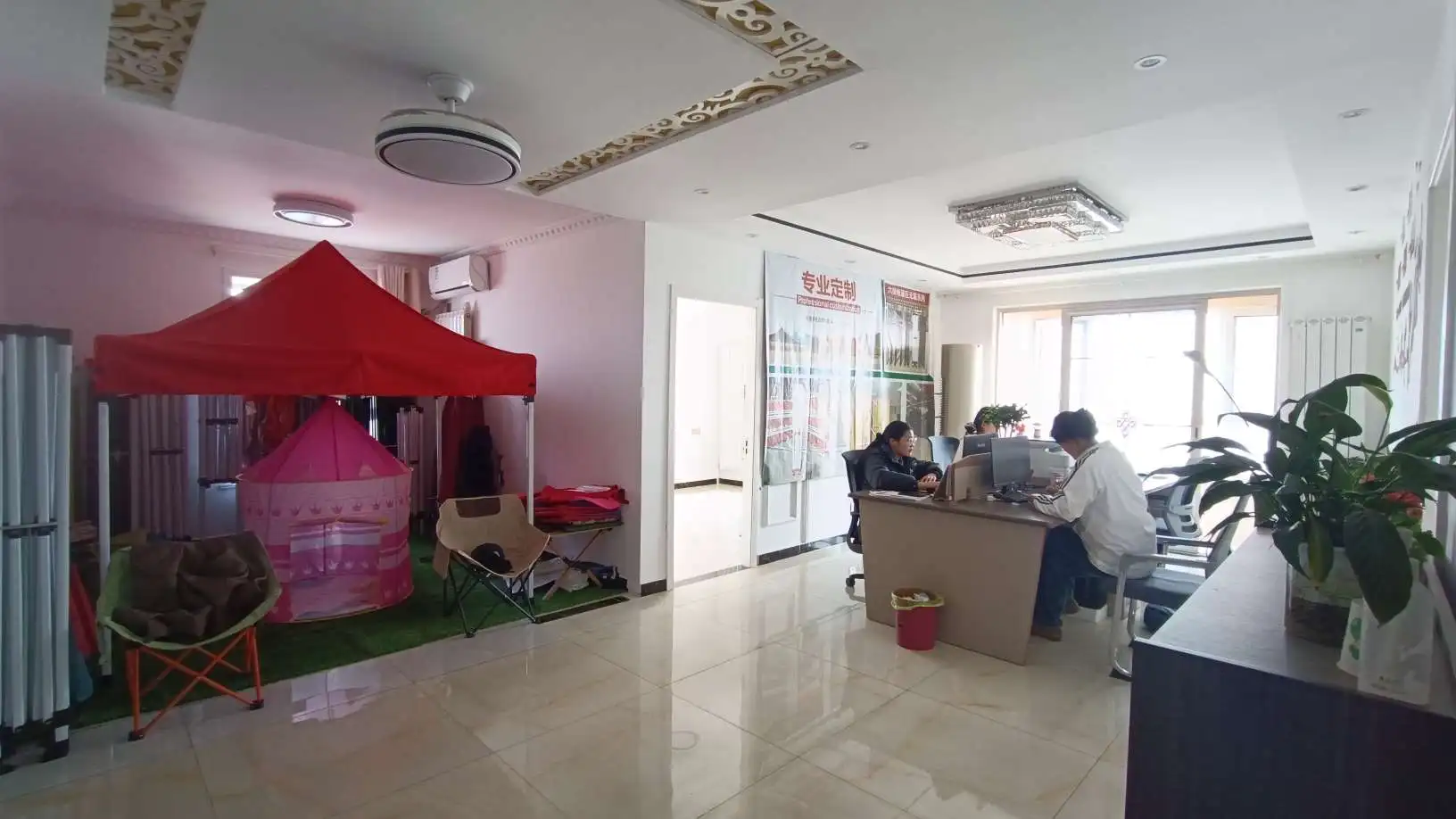 Linyi Xinyuanxiang Outdoor Products Co., Ltd. Folding Canopy