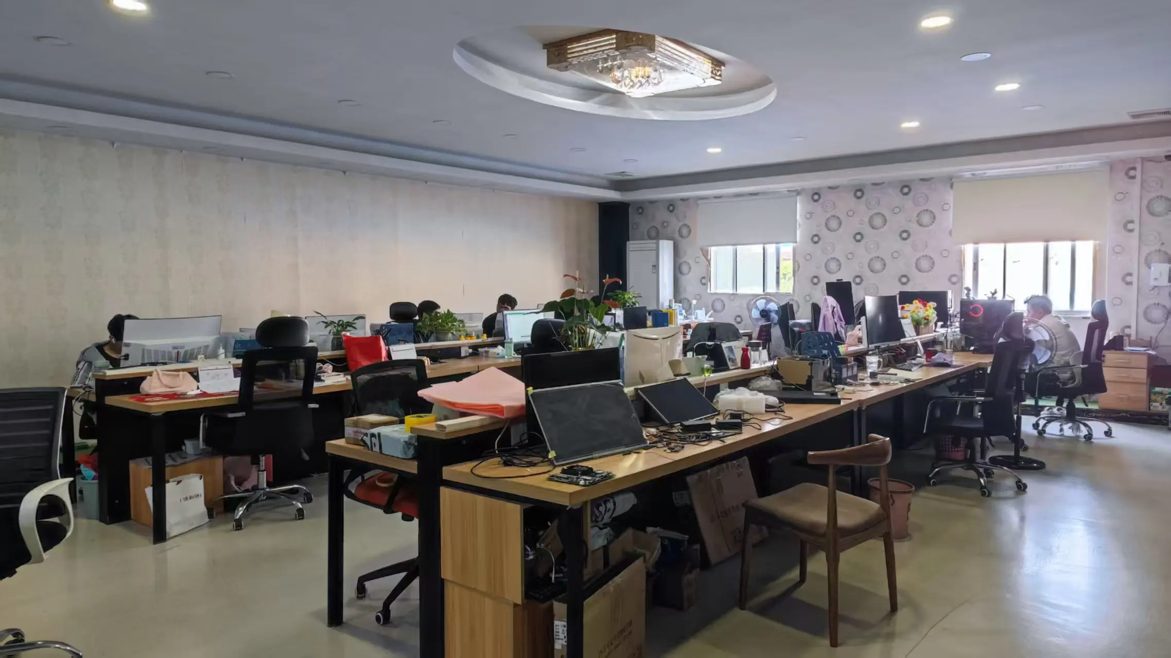Guangzhou Bems Electronics Co., Ltd. Digital Signage