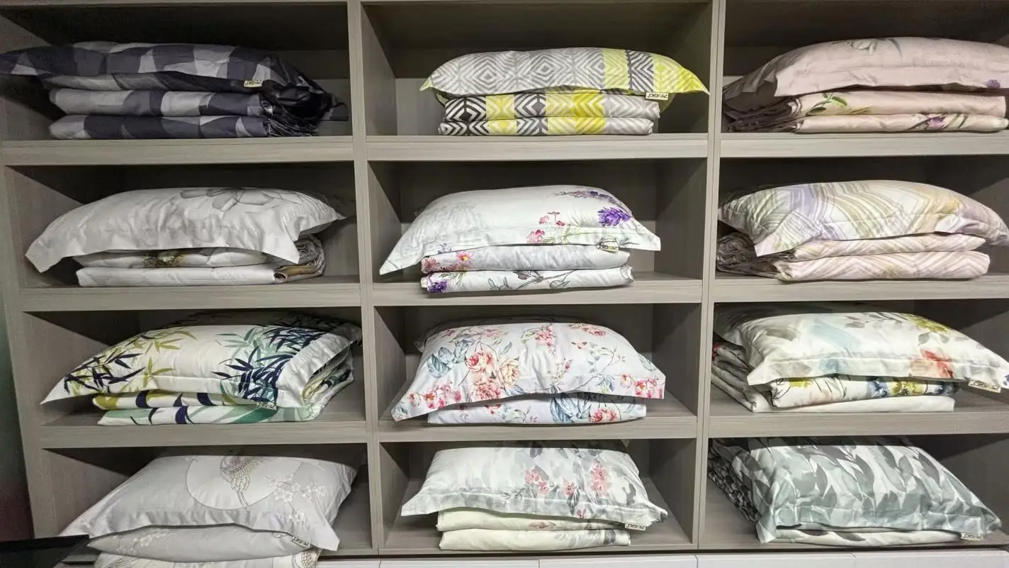 Guangzhou Pingio Home Products Co., Ltd. Duvet Cover Set