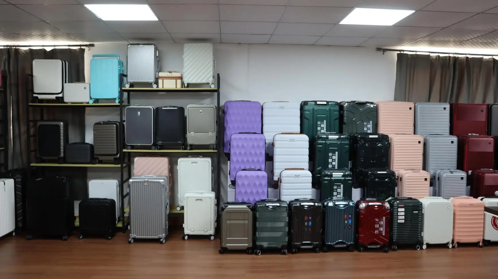 Dongguan Dwl Travel Products Co., Ltd. PC Luggage Set