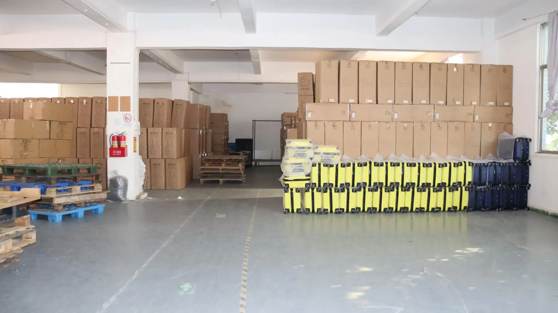 Dongguan Dwl Travel Products Co., Ltd. Carry-on Suitcase