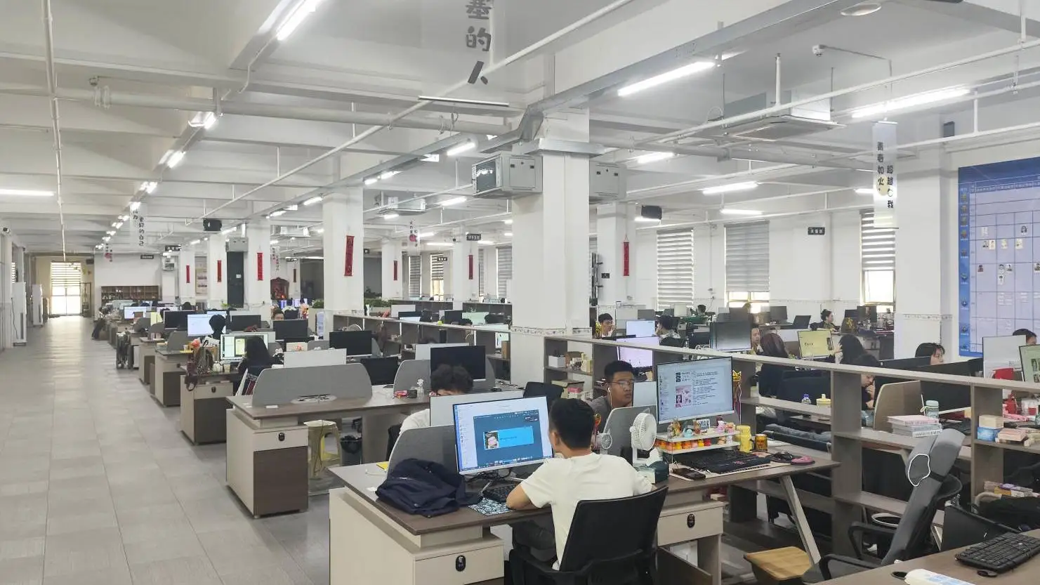 Shantou Bangying Electronic Commerce Co., Ltd. Eyebrow Pencil