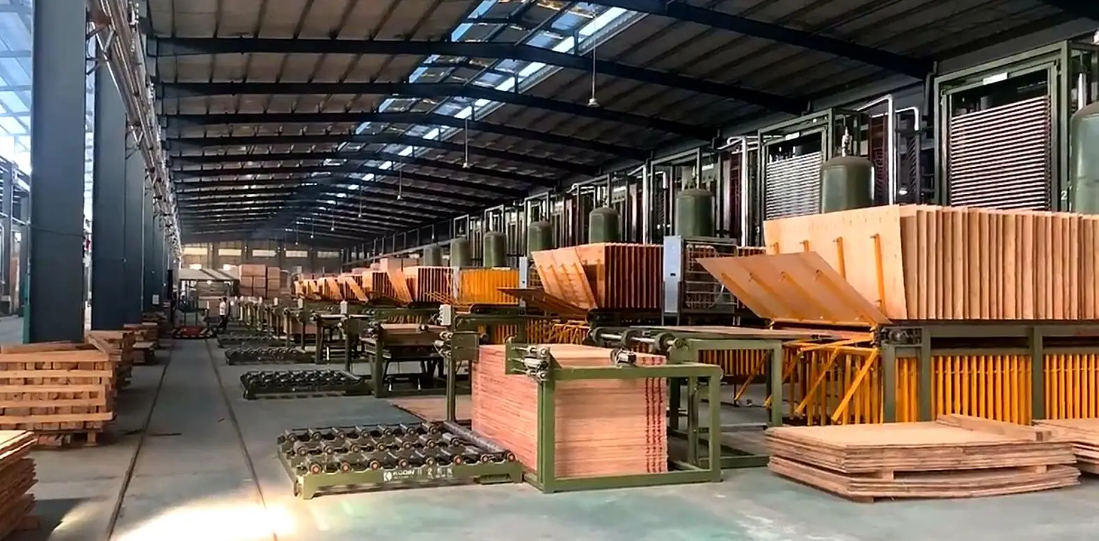 Linyi Gaotong Import & Export Co., Ltd. Film Faced Plywood