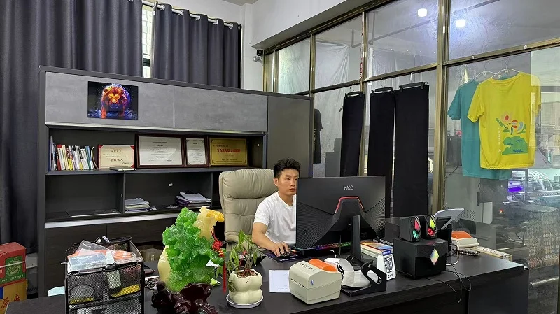 Yiwu Xinghui Hot Stamping Co., Ltd. Heat Transfer Custom Clothing