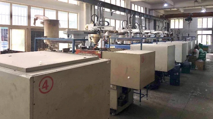 Xiamen Consolidates Manufacture and Trading Co., Ltd. Bird Spikes