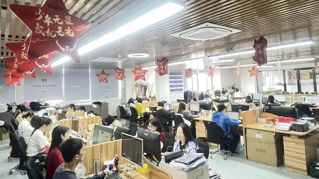 Dongguan Metro Clothing Co., Ltd. Custom Dresses
