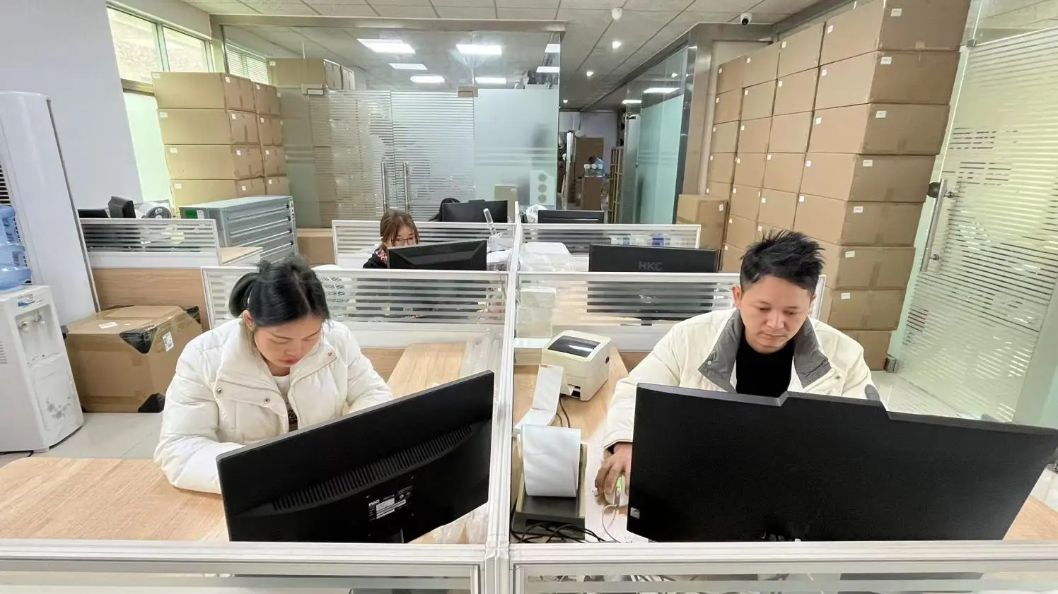 Dongguan Huachuang Presentation Products Co., Ltd. Acrylic Wall Shelf