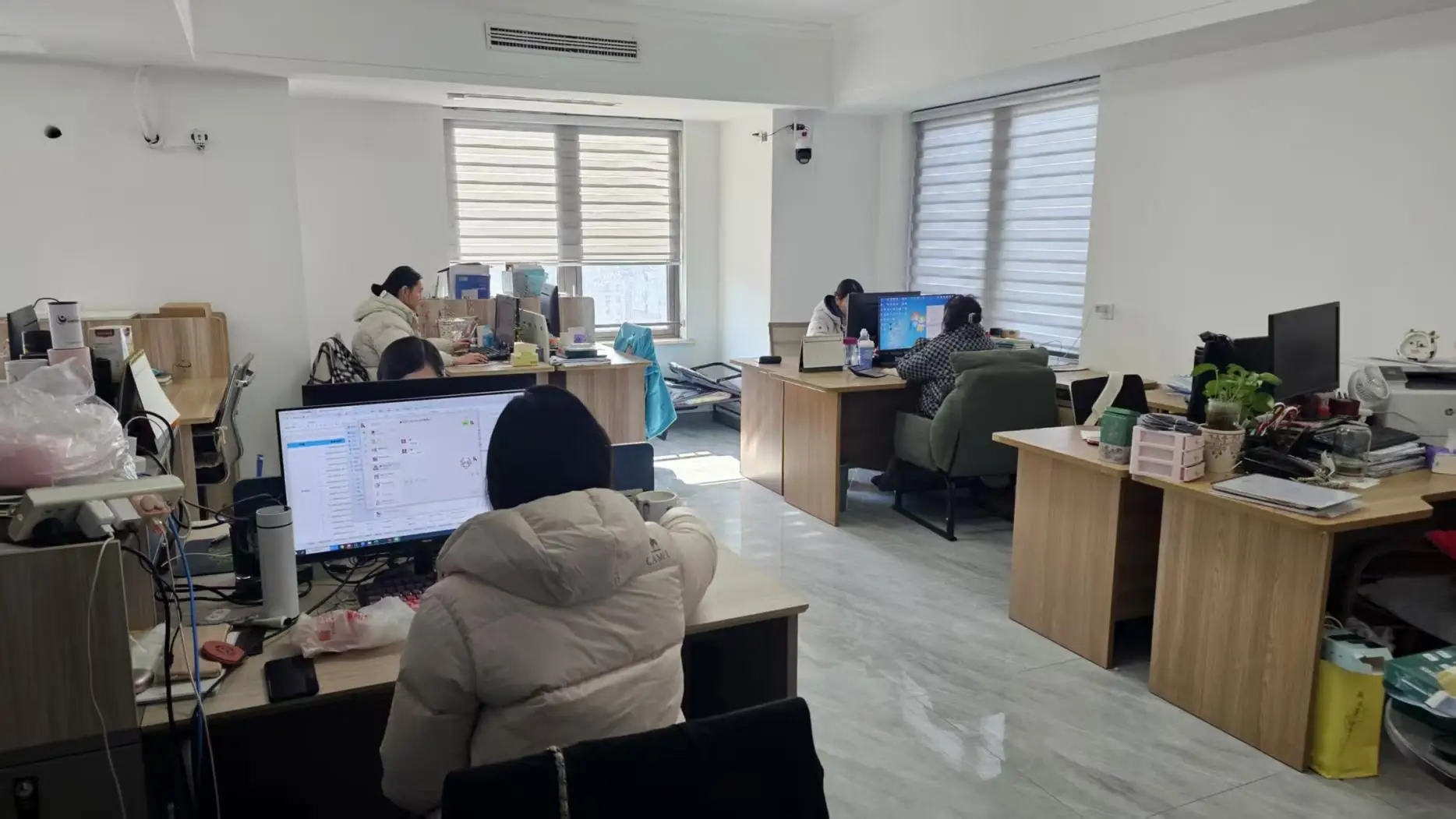 Xuzhou Yanjia Glassware Co., Ltd. perfume bottles