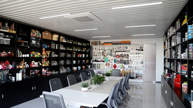 Atrih Ningbo Import & Export Co., Ltd. Silicone Kitchen Utensils
