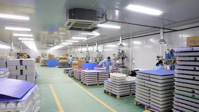 Shanghai Family Industry Development Co., Ltd. Glass Bottle