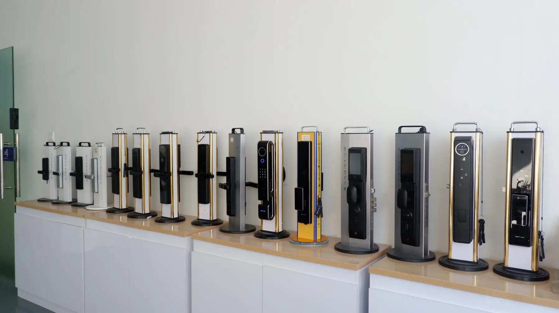 Zhongshan Qleung Electronic Co., Ltd. Smart Door Lock
