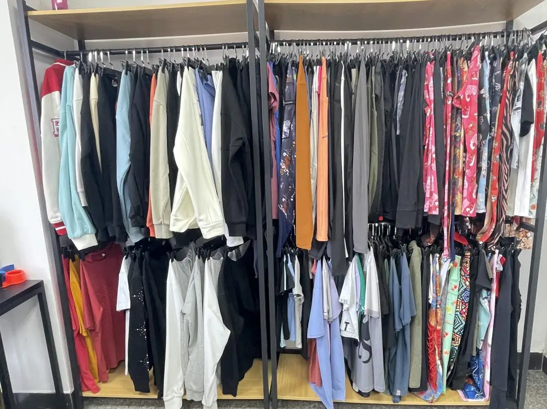 Dongguan Lanrui Garment Co., Ltd. Sportswear